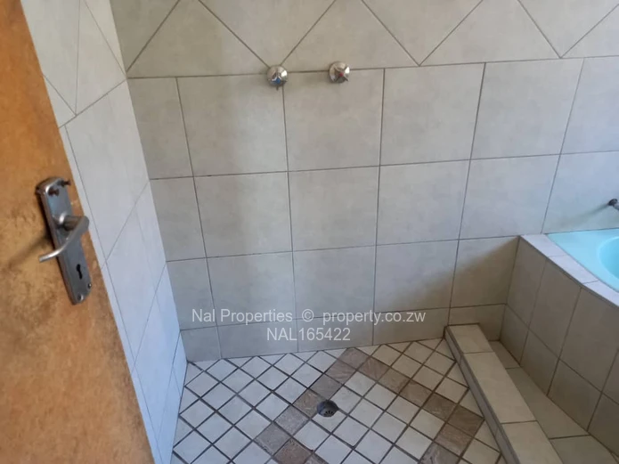 House to let (Sole Mandate)